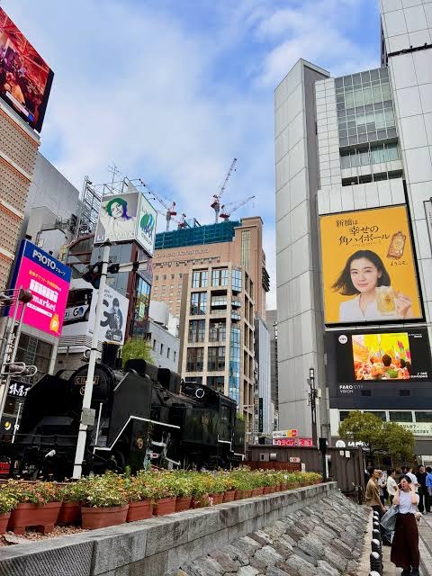 新橋駅周辺の街並み